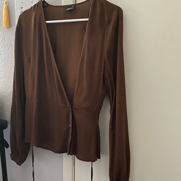 Top - Picture 2 of 2